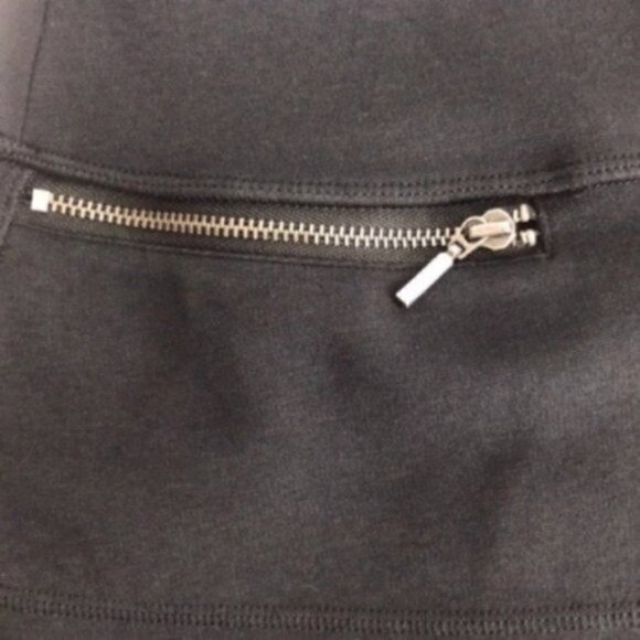 Athleta Strata skirt 2 zipper pockets Black size XS Style #861887 - Picture 5 of 7